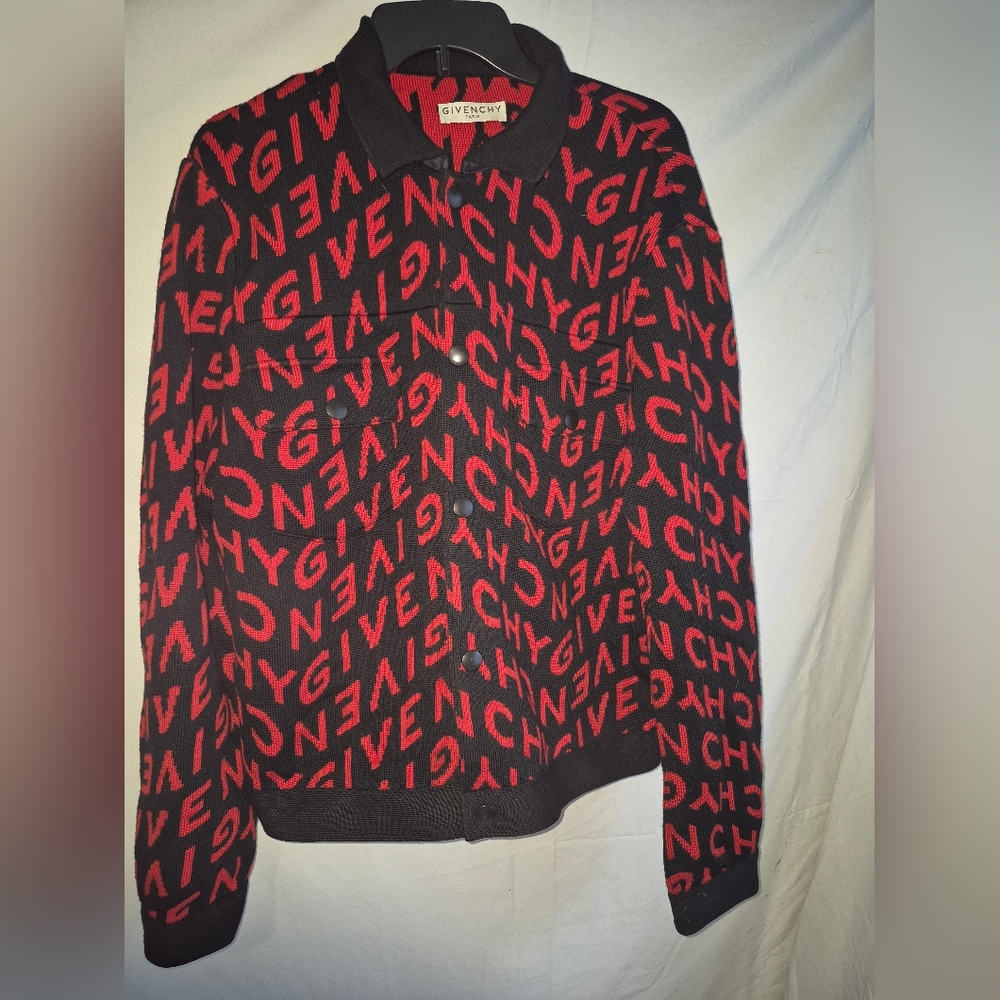 Givenchy Paris Red/Black Refracted Logo Design sweater jacket Mens L